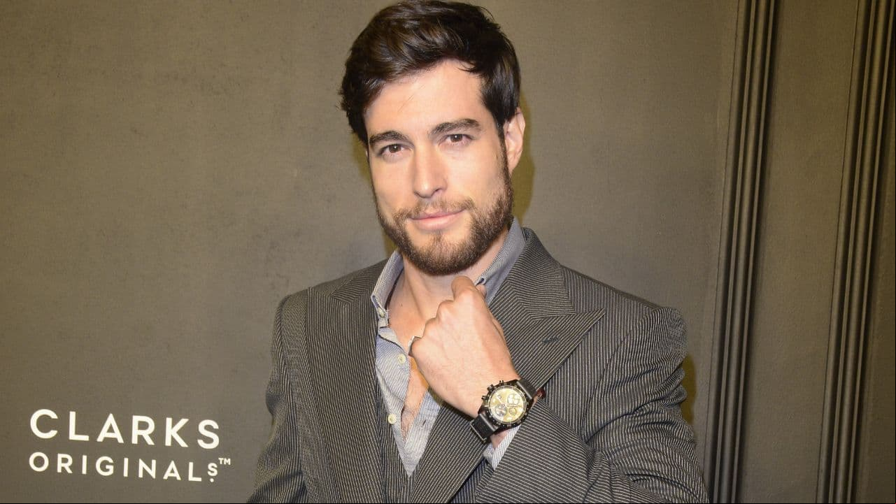Danilo Carrera presenta a su hermano ¡y también parece galán de telenovela!