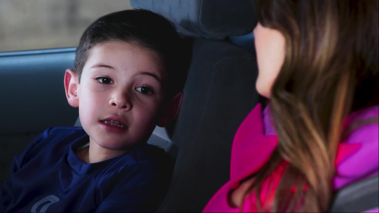 Antonio deja plantado a su hijo por su novia y la reacción del pequeño enternece en ¿Es neta, Eva?