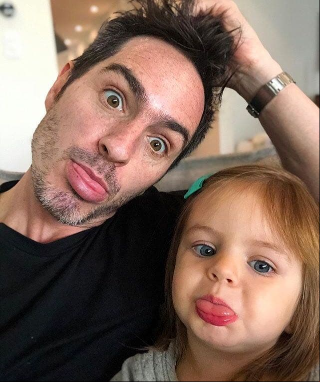 Hasta el momento, el actor se ha mantenido hermético con respecto a su separación y no ha comentado nada sobre esta. La última fotografía en su cuenta de Instagram es junto a su hija Kailani donde comentó: "Les mandamos amor".