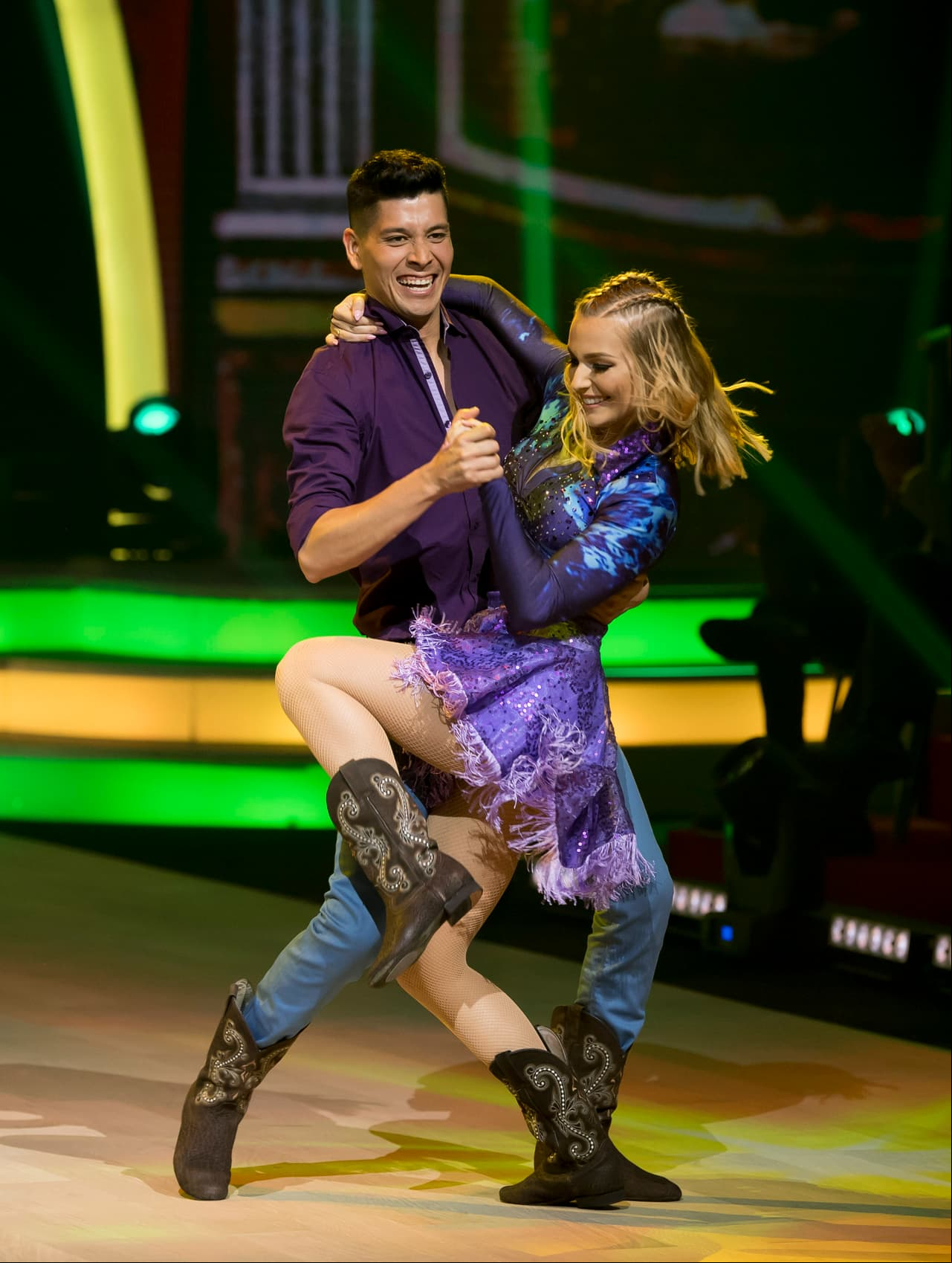 La primera en salir a bailar fue Irina Baeva, que a ritmo de regional mexicano fue calificada como la rusa más mexicana.