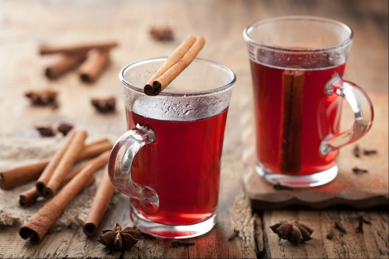 Pierde peso tomando té de jamaica con canela