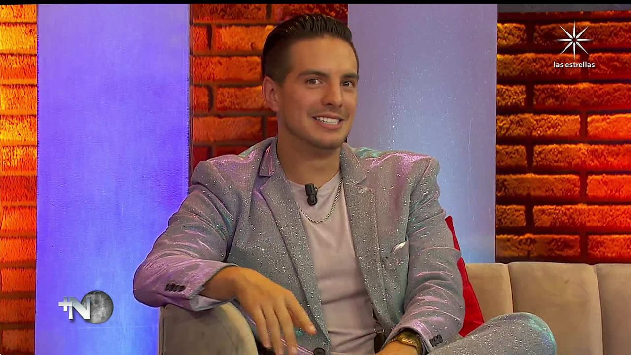 Vadhir Derbez revela con qué famosos se iría de fiesta y lo tóxico que fue en el pasado en ‘50 preguntas en 3 minutos’