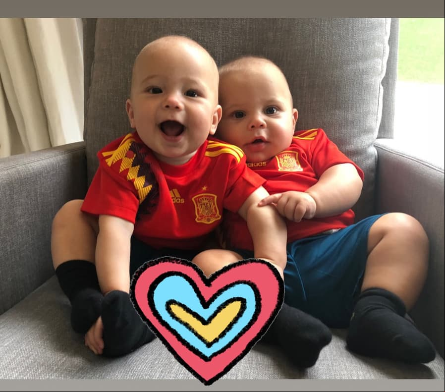 Anna Kournikova comparte la primera imagen de sus mellizos juntos