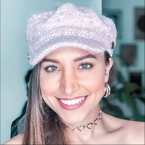 Su experiencia en televisión comenzó al participar en diversos capítulos de ‘Como dice el dicho’ y ‘La Rosa de Guadalupe’. En cuanto a telenovelas, su debut fue en Simplemente María’ con el papel de ‘Nayelli’.