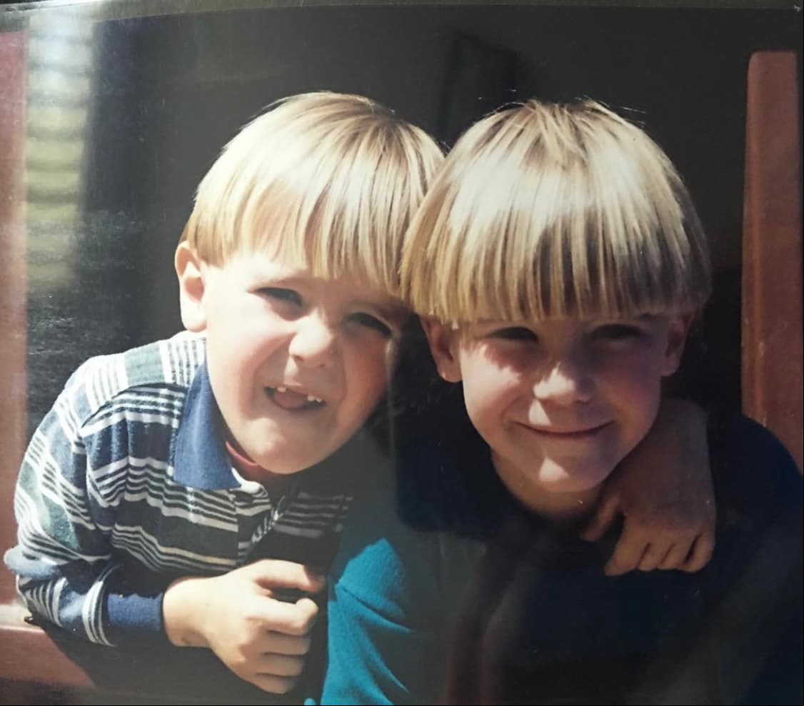 Yannick y Andrik son fruto del matrimonio que René Strickler mantuvo por poco más de una década con la psicoterapeuta Patty Rangel, y de quien se separó en el año 2009.