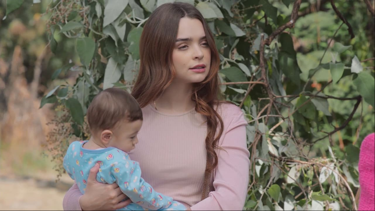Valeria saca las uñas ante Natalia por su hijo