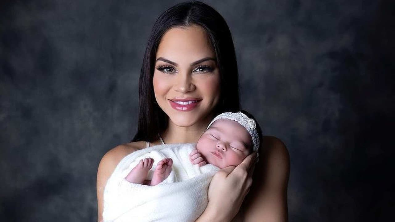 Natti Natasha casi rompe en llanto al ver cómo vacunan a su hija Vida y se vuelve viral