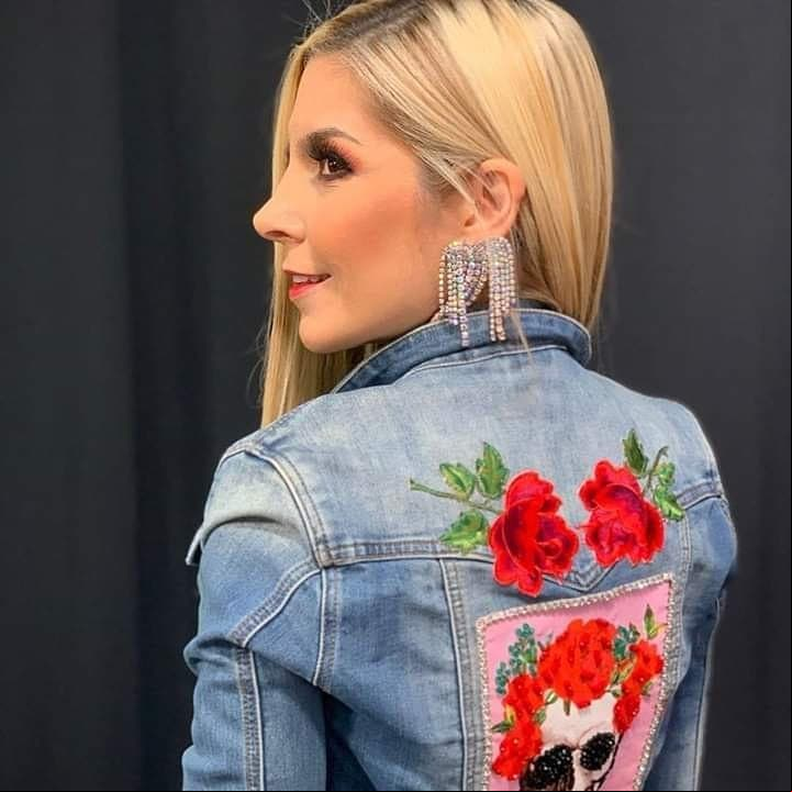 Karla Panini se alejó de las pantallas luego de este escándalo y casarse con Américo Garza. En entrevista con el portal ‘Mujeres desde la raíz’ en 2018, la comediante dijo que esta experiencia la hizo acercarse de manera más profunda a su parte espiritual.