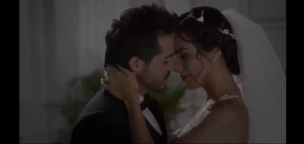 En ‘Enamorándome de Ramón’, José Ron dio vida a una de las bodas más románticas en su carrera, cuando ‘Fabiola’ (Esmeralda Pimentel) encontró el verdadero amor en ‘Ramón’.