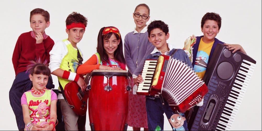 La telenovela infantil 'Alegrijes y Rebujos' fue estrenada en 2004 bajo la producción de Rosy Ocampo. La historia se centraba en un grupo de amigos que se uniría para descubrir los misterios de una casa embrujada.