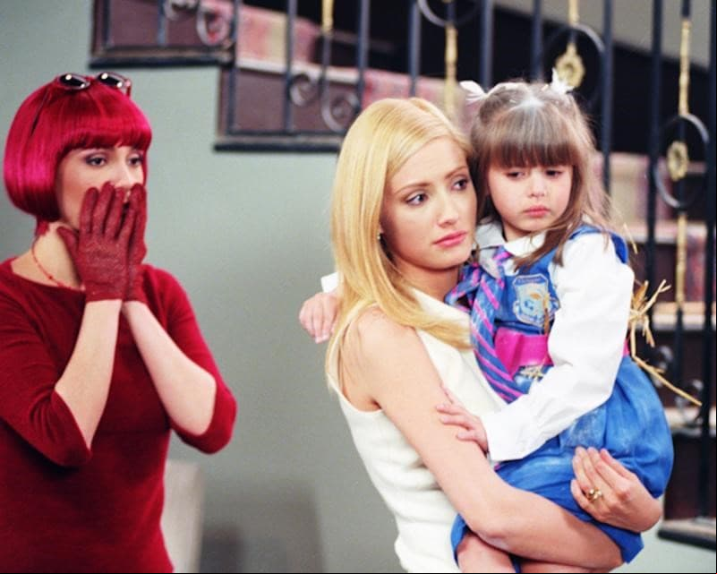 De izquierda a derecha Nora Salinas, Lisette Morelos y Daniela Aedo en Carita de Ángel (2001).