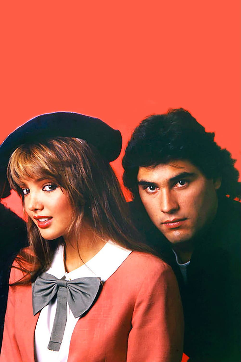 El actor hizo su debut en las telenovelas, en 1981, con el melodrama ‘El hogar que yo robé’ y posteriormente participó en ‘Quiéreme siempre’ (1981-1982), ‘El amor nunca muere’ (1982) y ‘El maleficio’ (1983-1984), por ésta última fue nominado por primera vez a los Premios TVyNovelas en la categoría ‘Mejor revelación masculina’ en 1984. En 1990 obtuvo la estatuilla como ‘Mejor actor joven’ por su trabajo en ‘Dulce desafío’.