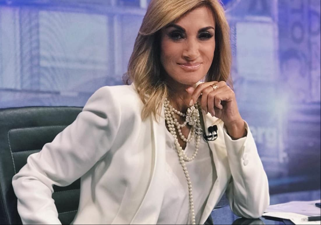 Adela Micha a punto de desmayarse en programa en vivo