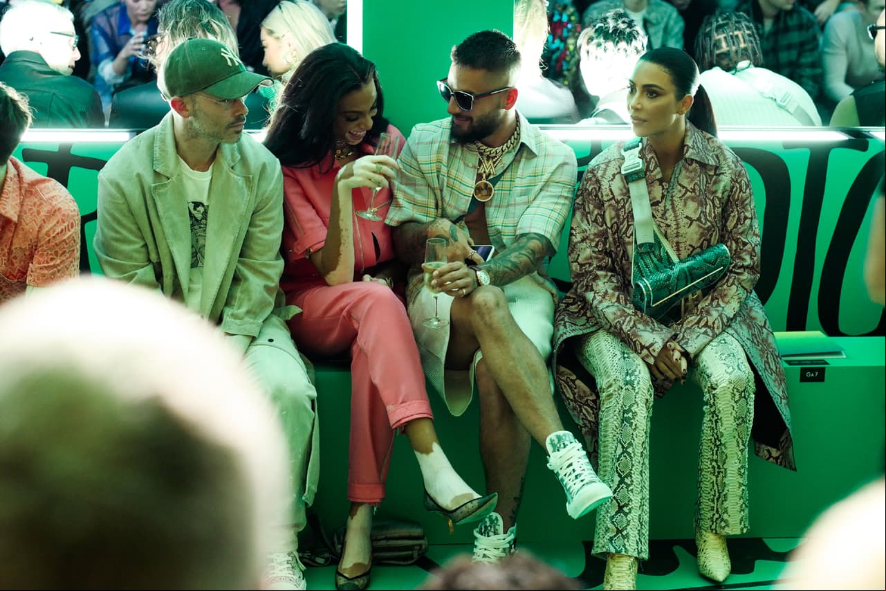 Maluma estuvo acompañado de Winnie Harlow durante el evento