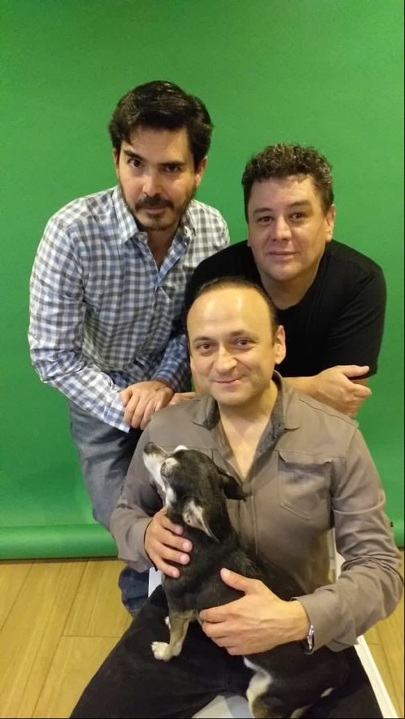 Este pequeño lo acompaña a sus llamados