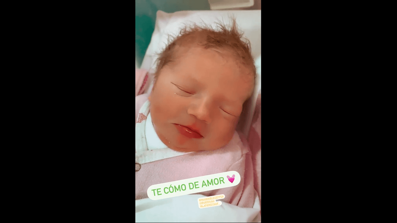Jorge ‘El Burro’ Van Rankin compartió otro retrato de su hija Carlota junto a un conmovedor mensaje: “Les comparto otra foto de mi princesita Carlota! Enamorado estoy!!!”.