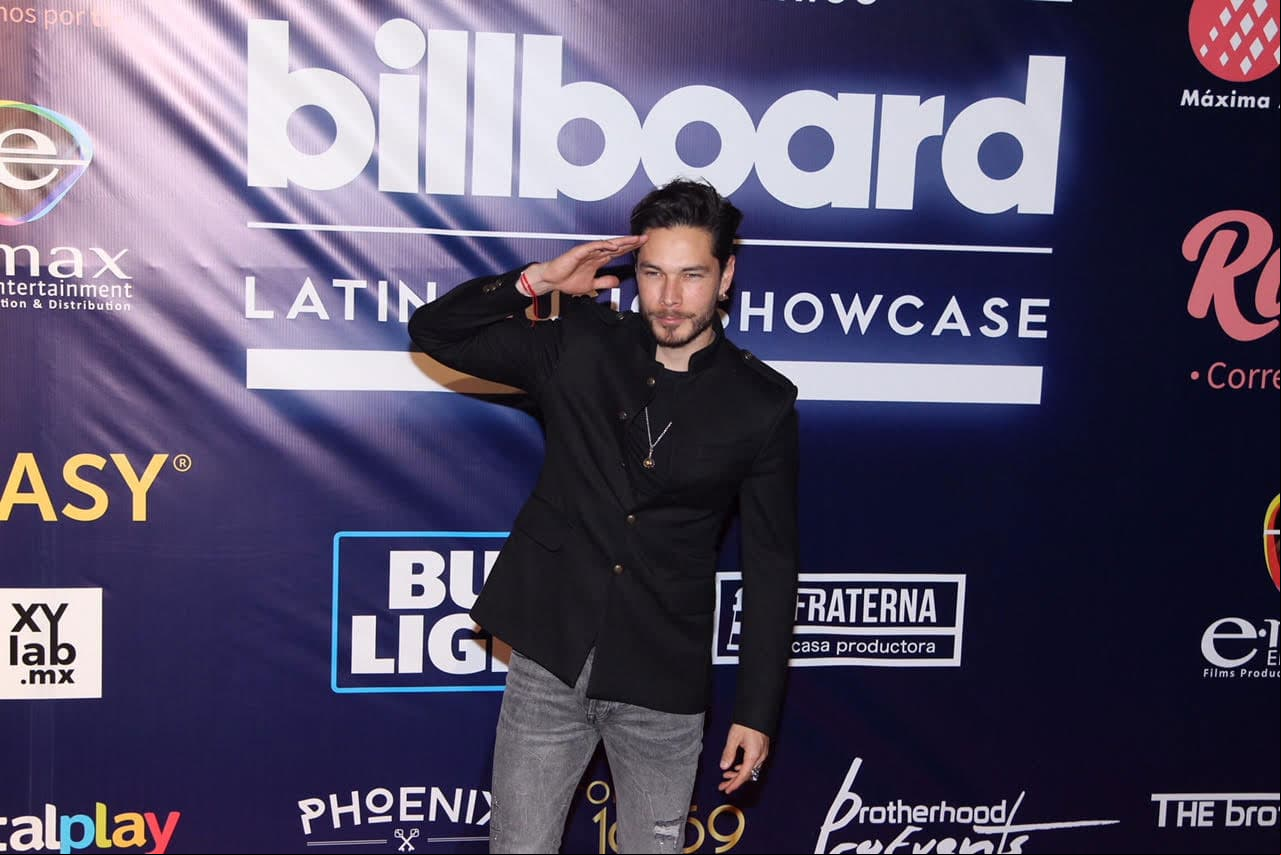 Juan Solo desfiló repartiendo saludos.