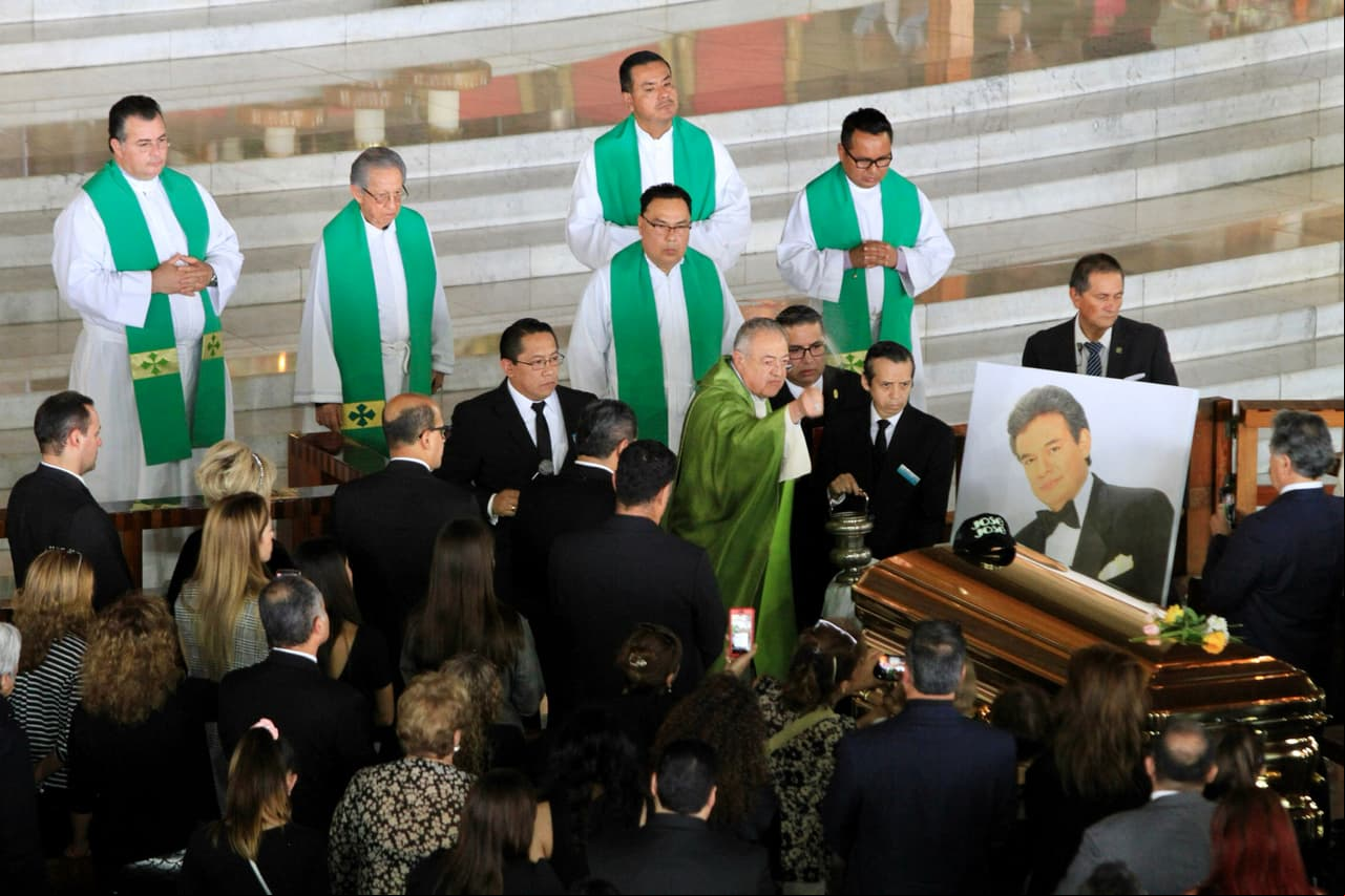 De acuerdo con las cifras de la Secretaria de Seguridad Ciudadana, al acto religioso acudieron más de tres mil personas.