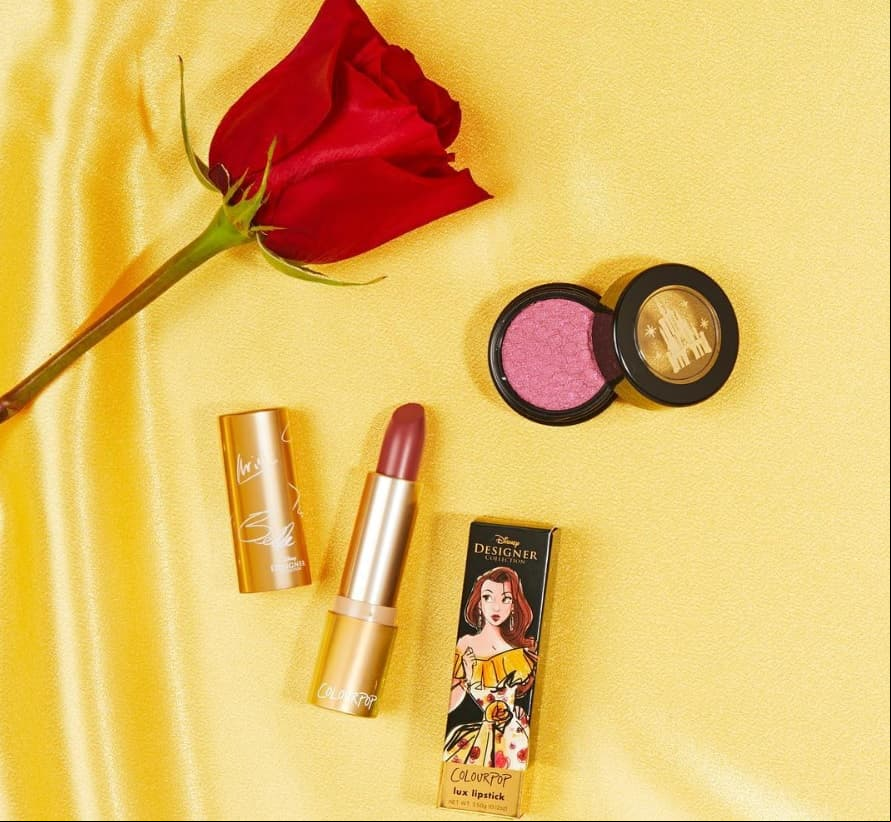 "Bella" y sus característicos colores se transforman en lápiz labial y sombras.