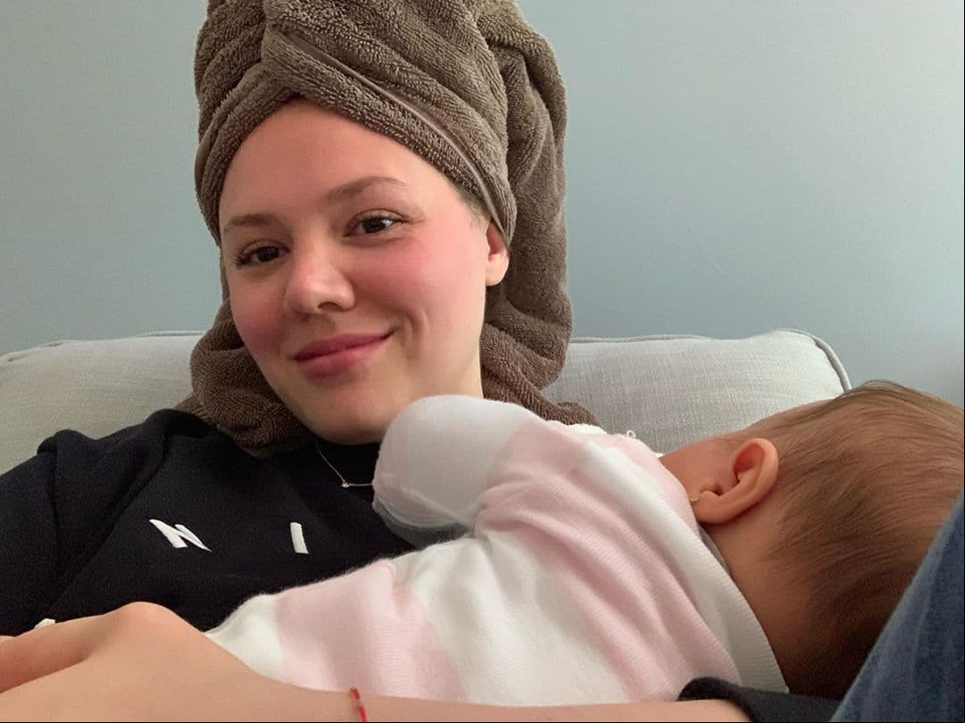 En mayo pasado, Joy Huerta anunció el nacimiento de su hija Noah. “Solo paso a compartirles la mayor felicidad que hemos sentido en nuestra vida. Les presento a nuestra perfecta y hermosa nena”, escribió la cantante en una publicación de Instagram.