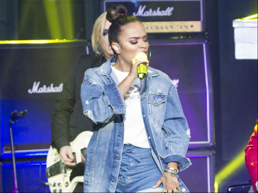 Karol G y Moderatto hacen explotar el escenario