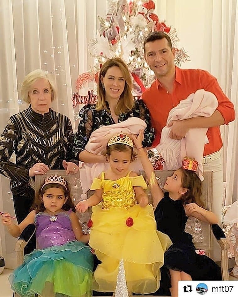 El 20 de diciembre de 2018 nacieron las mellizas Paula y Emilia.