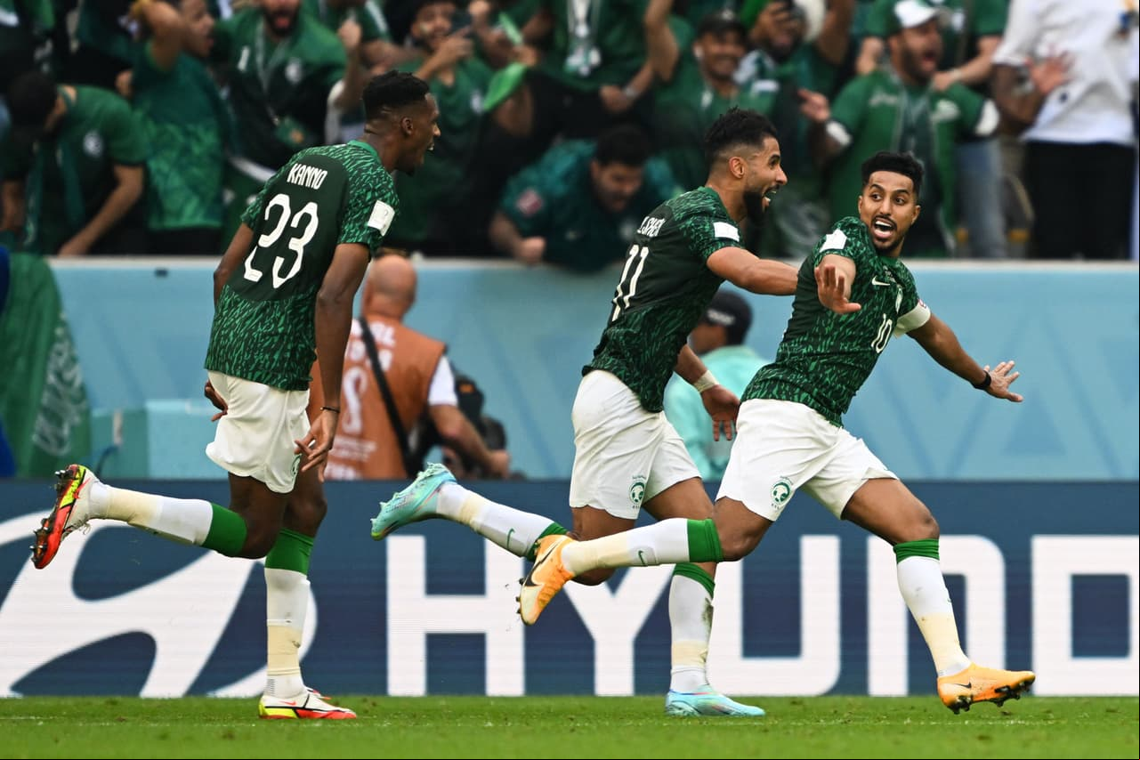Arabia Saudita logra un triunfo histórico al vencer al equipo de Argentina con todas sus estrellas.