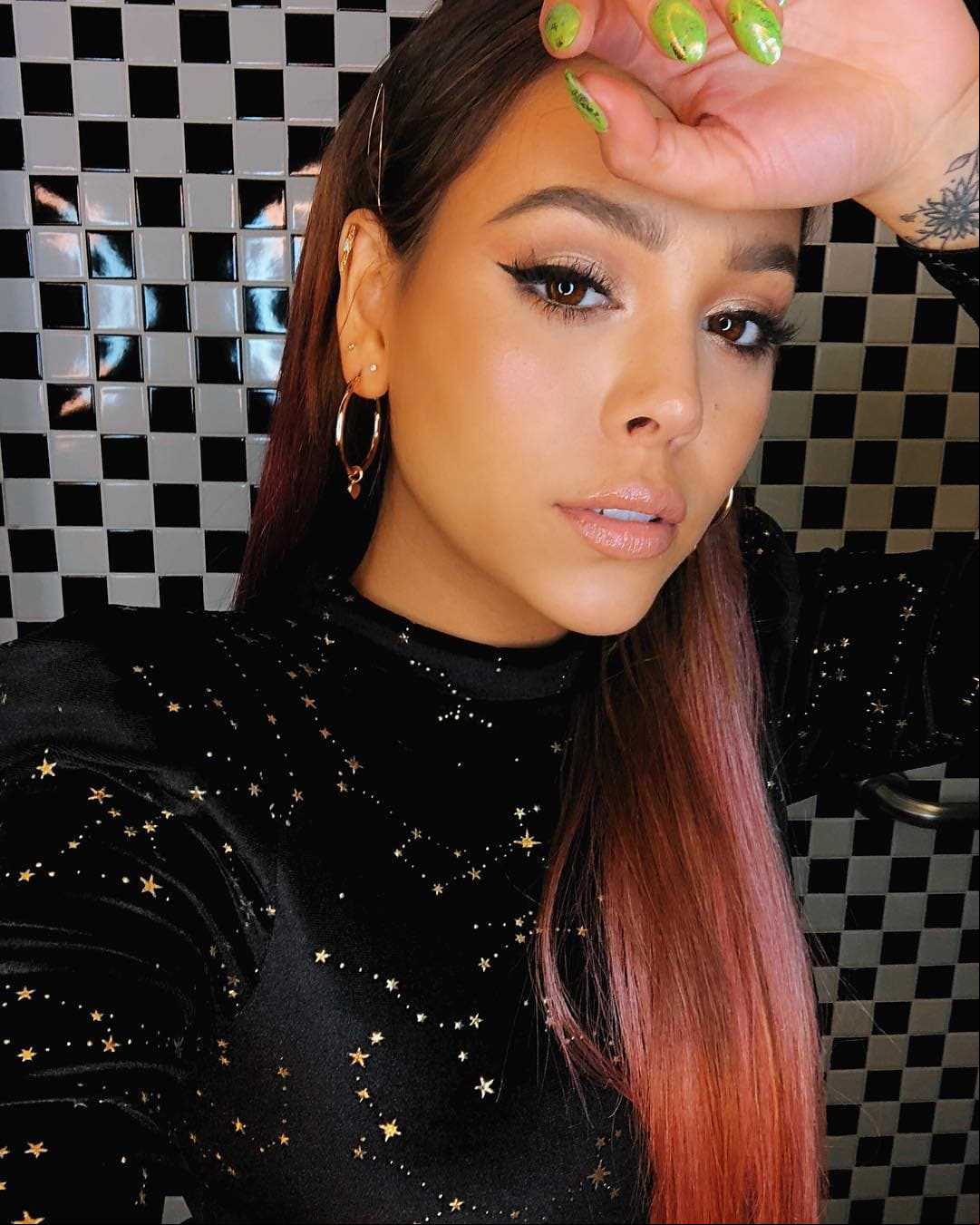 ¿Danna Paola le copió el look a Ariana Grande?