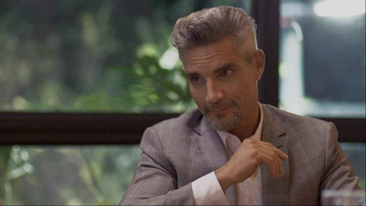 Víctor González, el villano de 'El amor invencible' que está robando suspiros