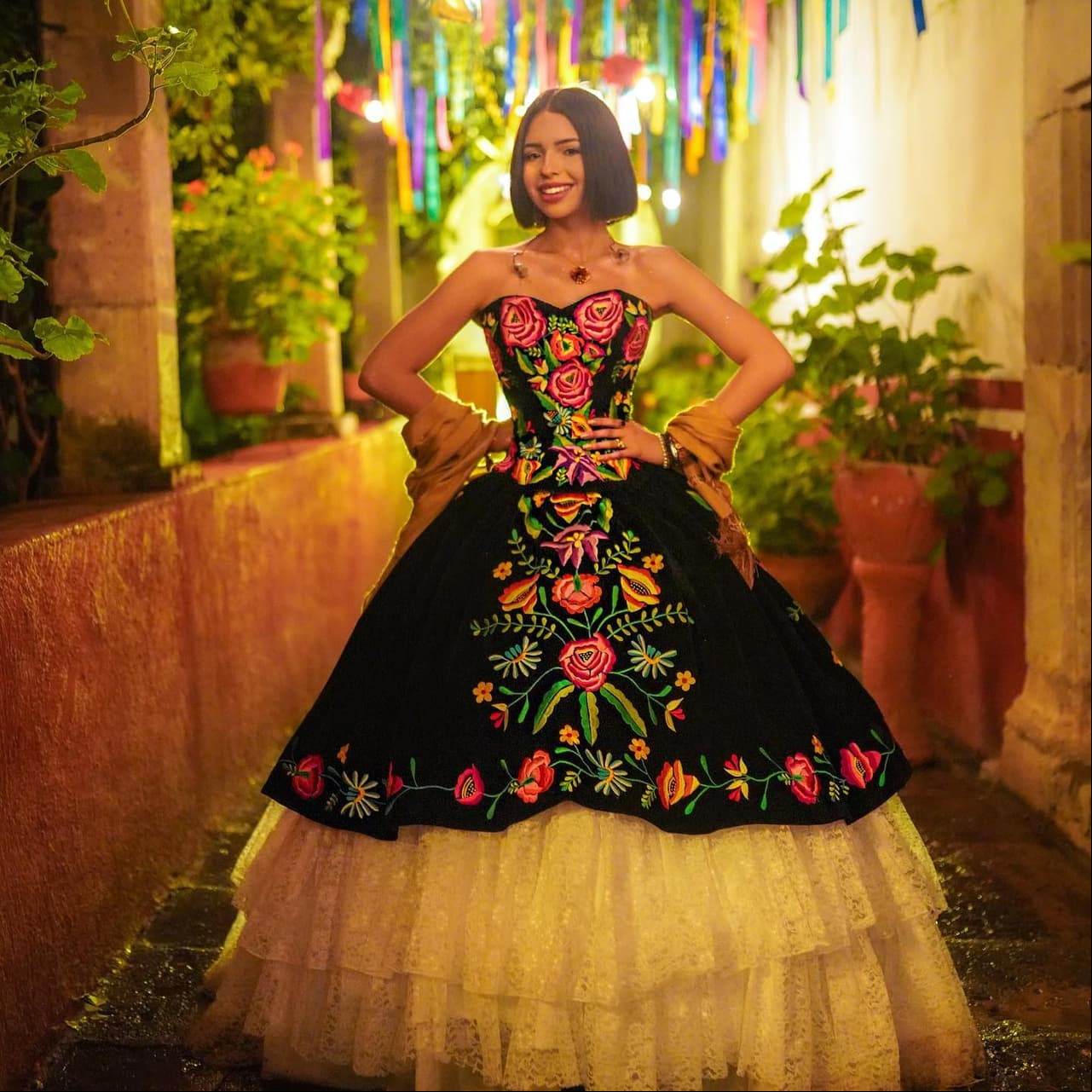 Ángela Aguilar cantará el tema principal de la telenovela 'La Herencia'.