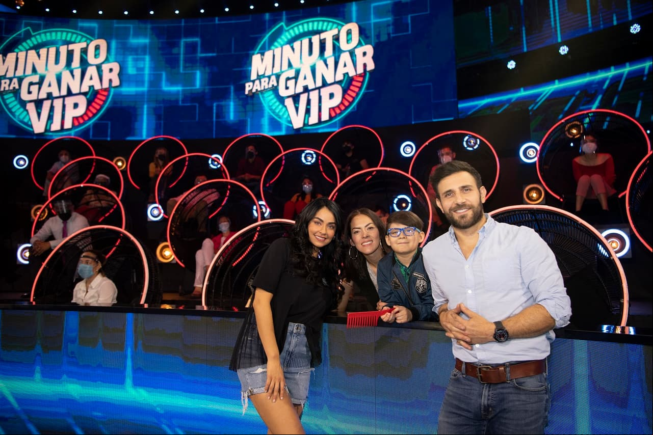Claudia Martín regresa a la pantalla de Las Estrellas y hace de las suyas con Carlos Ferro