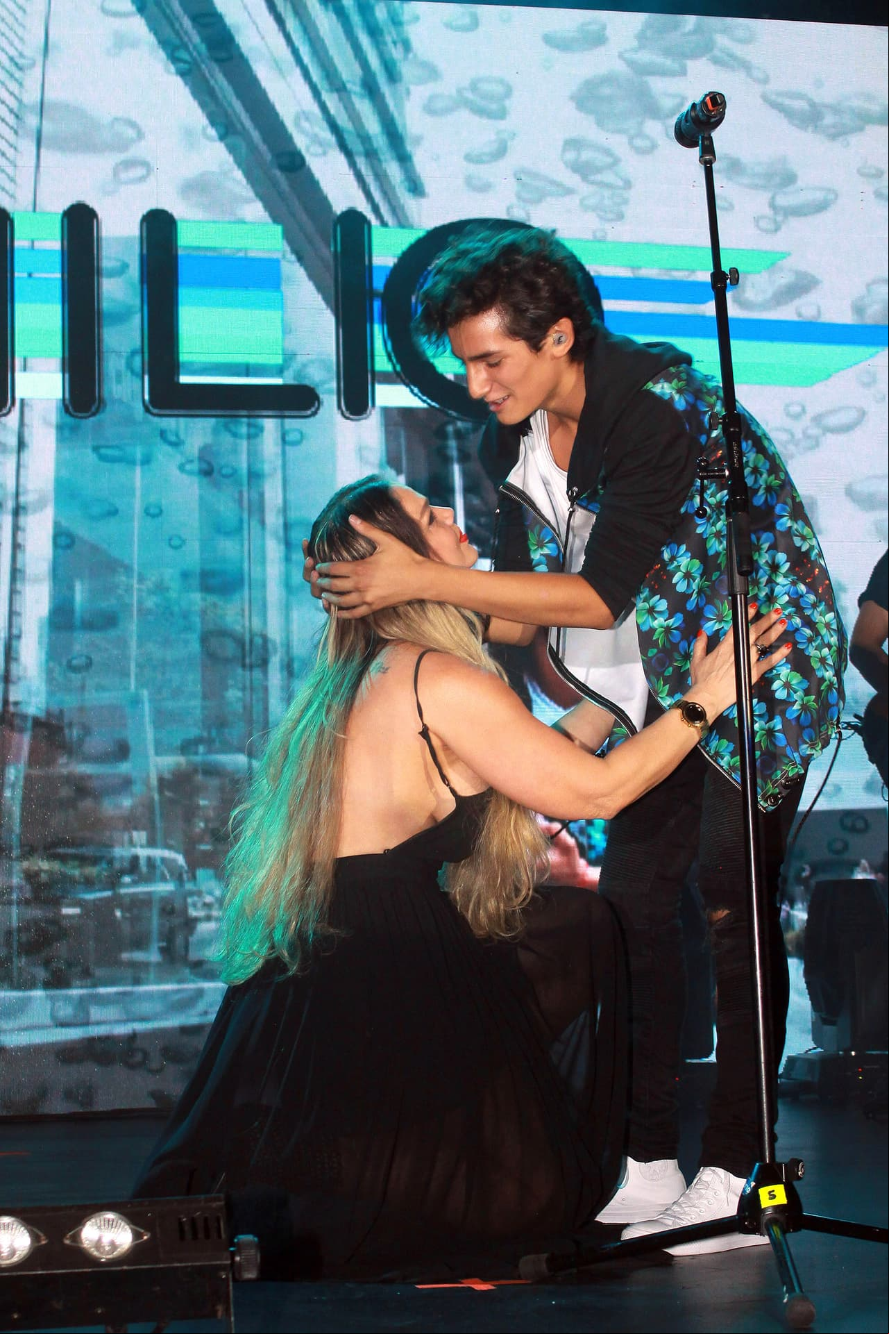 En 2018 hizo su debut oficial como cantante en el Lunario del Auditorio Nacional donde estuvo acompañado de sus padres Niurka y Juan Osorio, quienes aseguraron sentirse muy orgullosos de la carrera que está forjando.