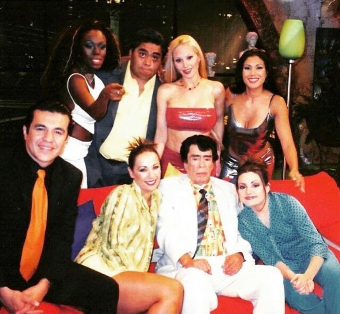 Además, el programa era famoso por mostrar a bellas edecanes que engalanaban al elenco y a los invitados que acudían semanalmente. Entre ellas destacaron Sabrina Sabrok, Sabelle y Marián Cantú, entre otras. ¡Mira qué fue de ellas!
