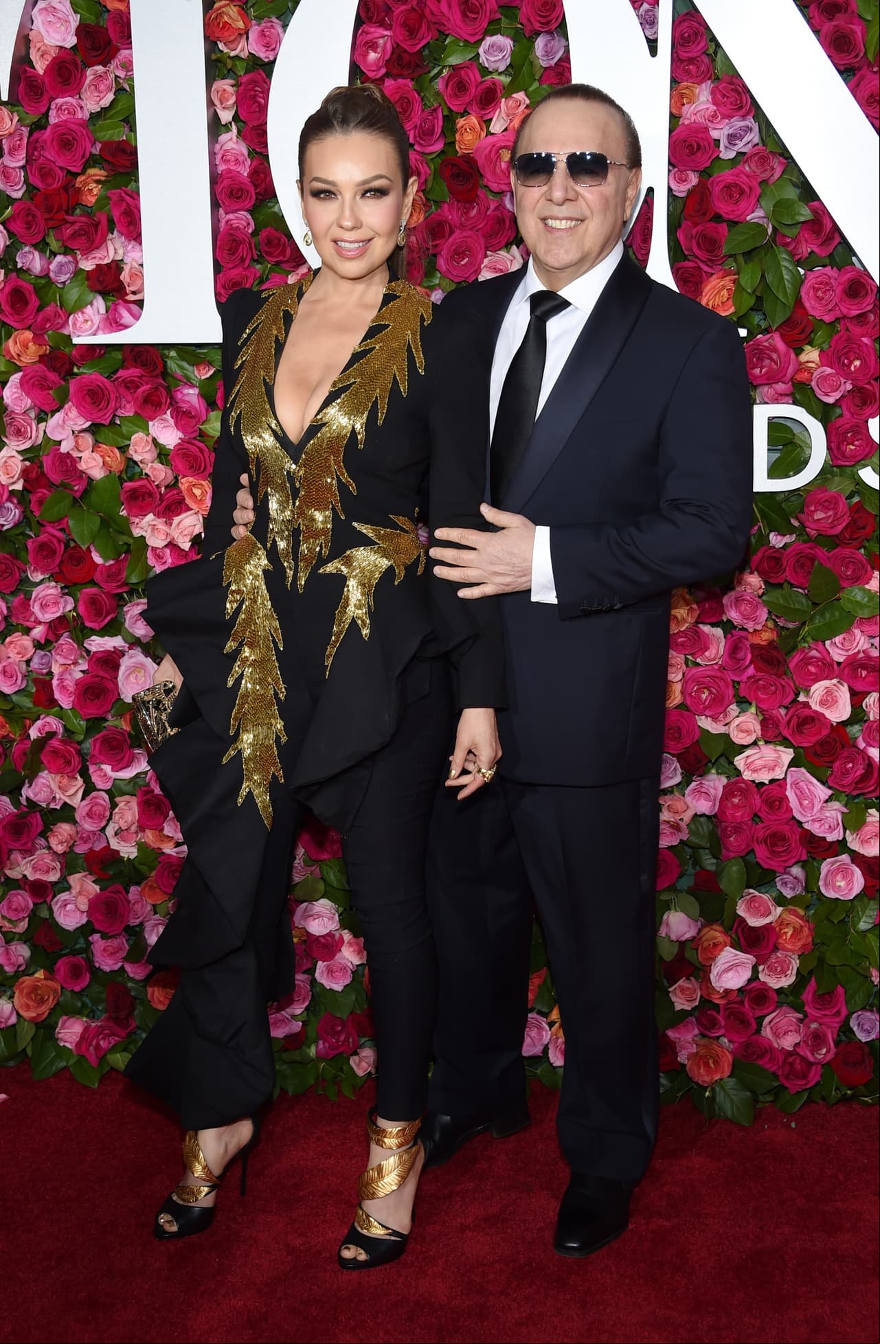 Thalía demuestra lo enamorada que está de Tommy Mottola