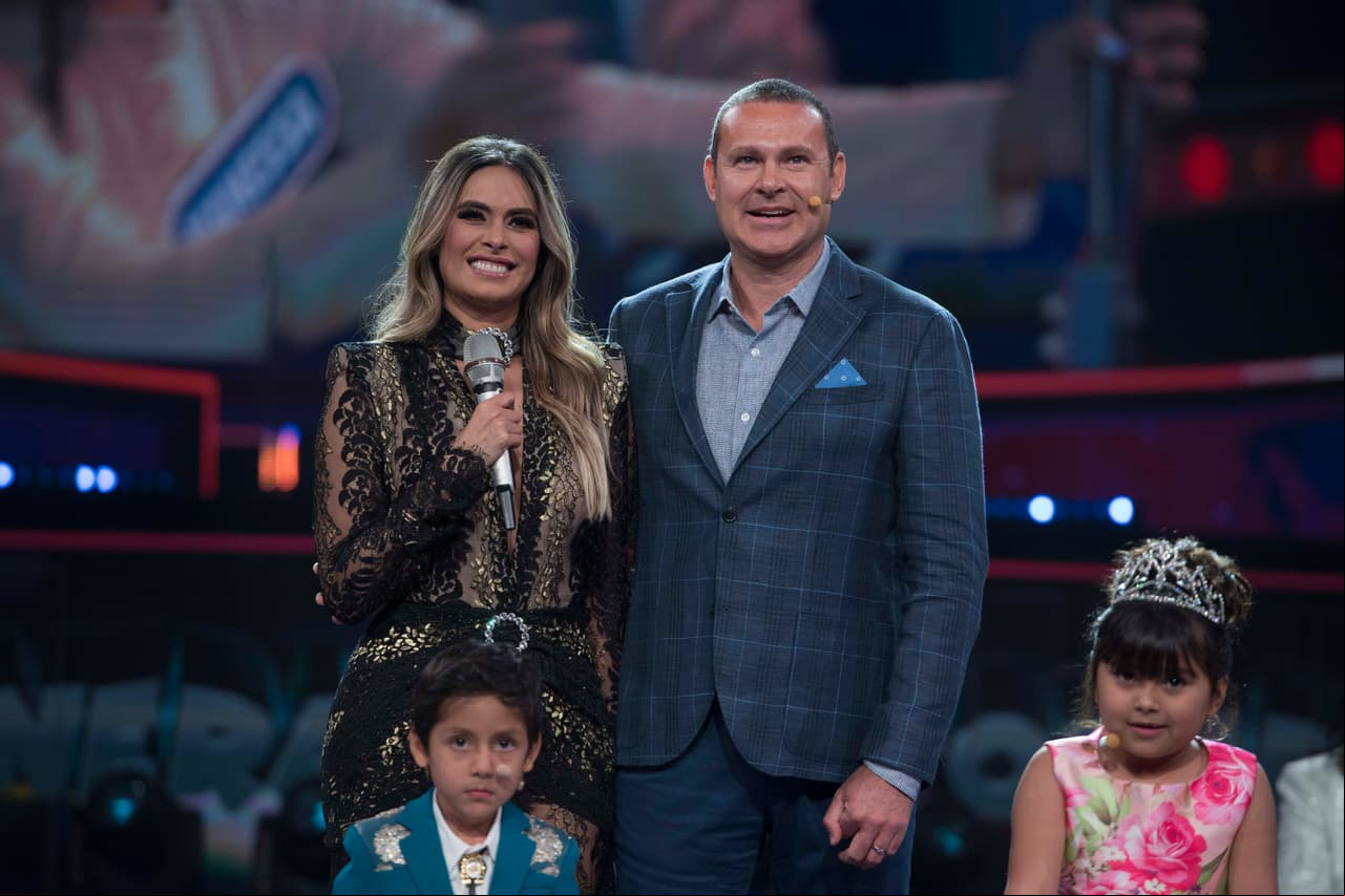 Alan Tacher apareció de sorpresa en Pequeños Gigantes para promover Todo Queda en Familia, el próximo programa de Las Estrellas.