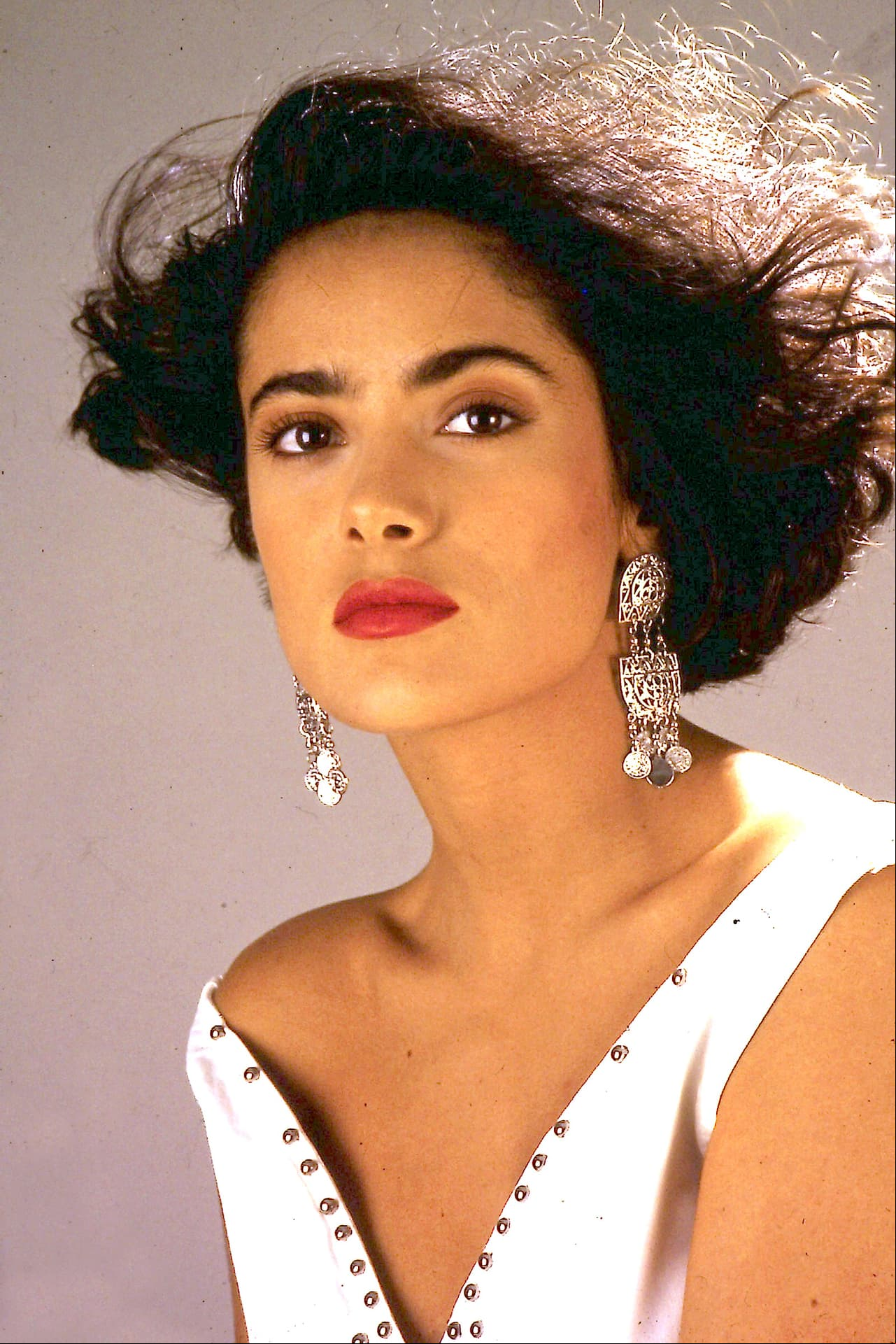 Su primer trabajo fue en la obra ‘Aladino y la lámpara maravillosa’, donde la vio un productor de televisión que le ofreció un papel en la telenovela ‘Nuevo amanecer’, allí interpretó a ‘Fabiola’ en 1988.
