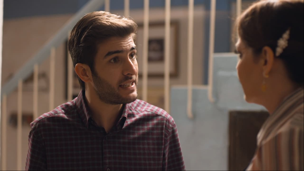 Adán defendió al máximo su relación con Tina, lo que provocó que su madre lo expulsara de la religión que inventó.