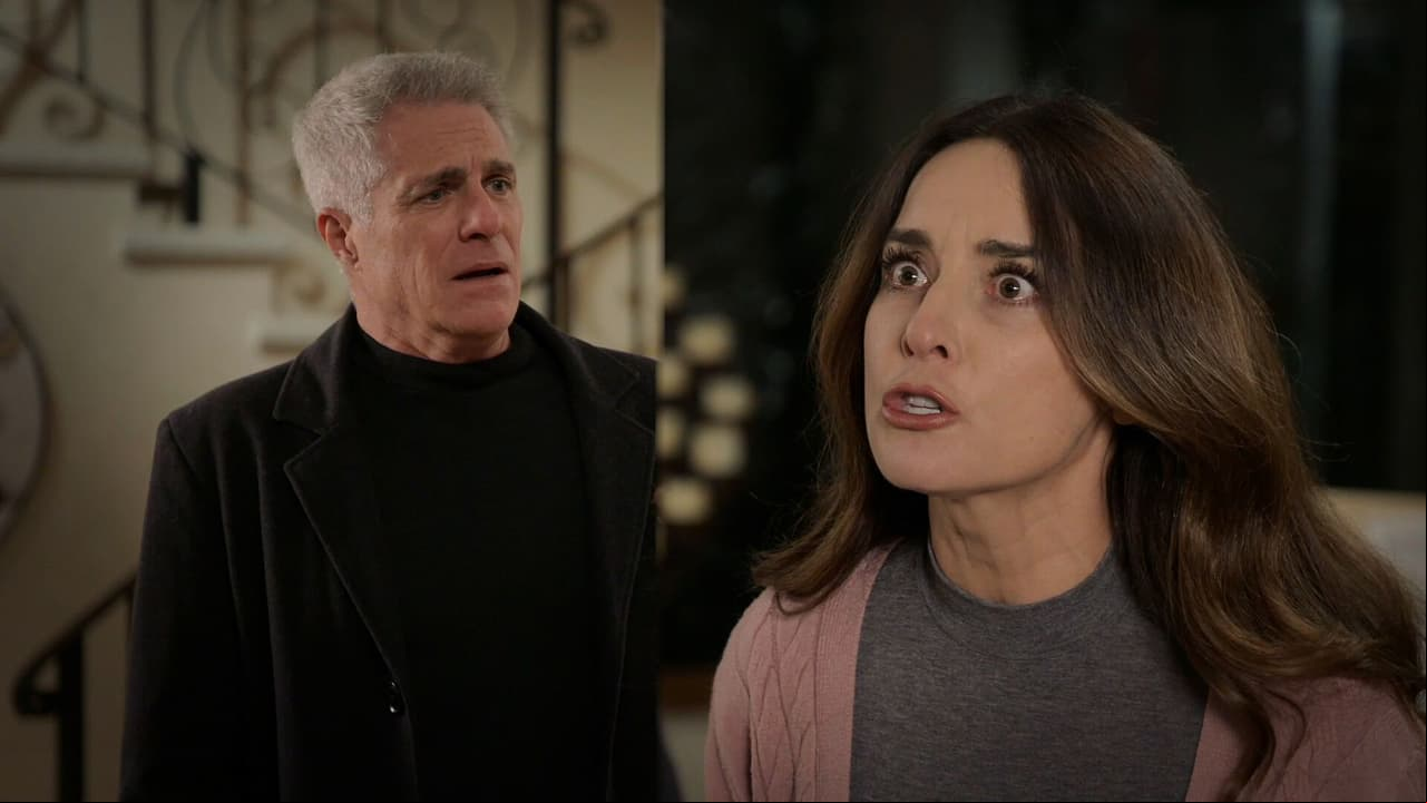 Paula confronta y desprecia a Rolando
