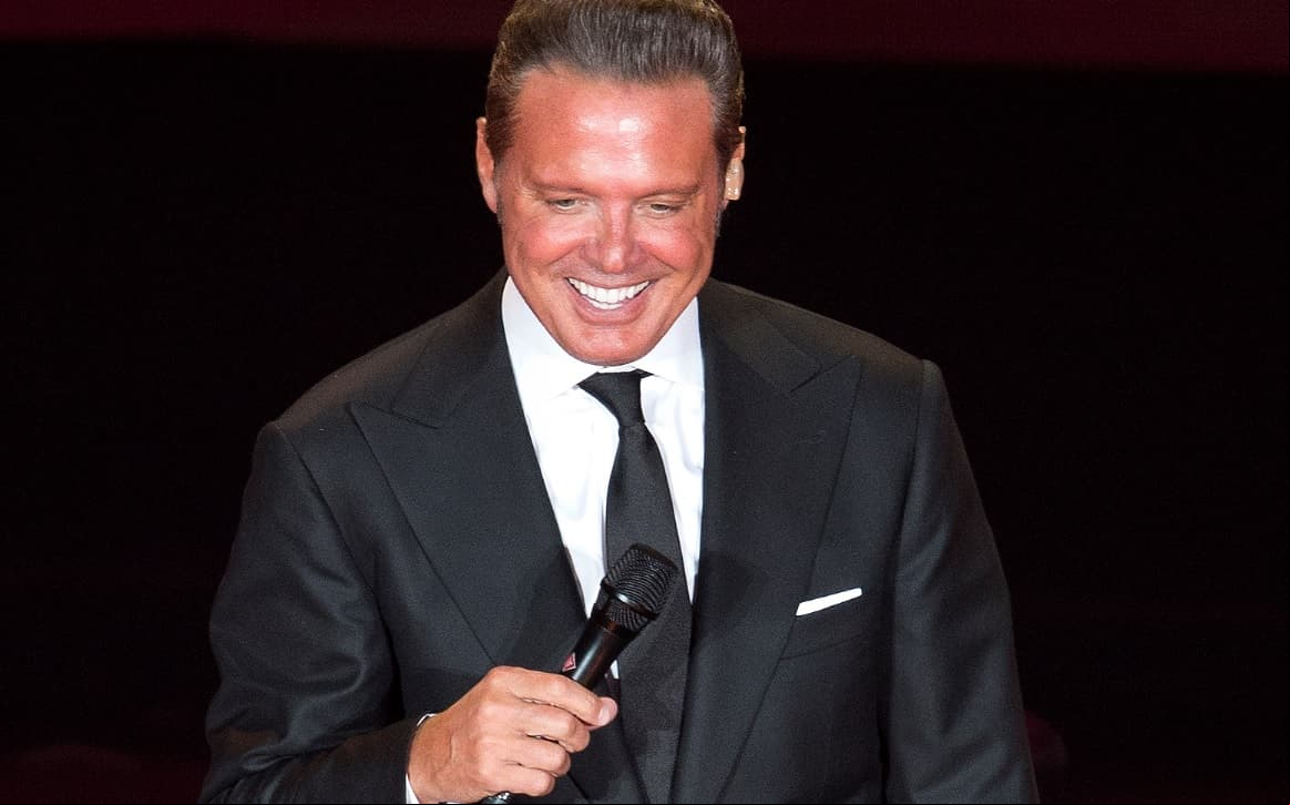 Luis Miguel se muestra sumamente cariñoso con fan