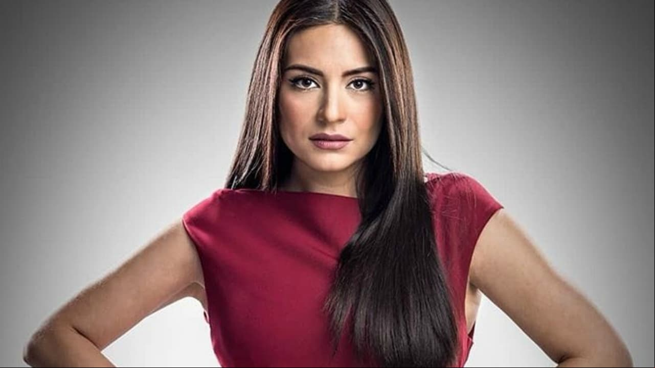 El final de "Médicos Línea de Vida" nos dio una pista de que "Alejandra Ponce", interpretada por Ana Brenda en "Por amar sin ley", podría estar viva. Tras esta impactante noticia, ¿recuerdas a este querido personaje? Aquí te compartimos un repaso por su vida.