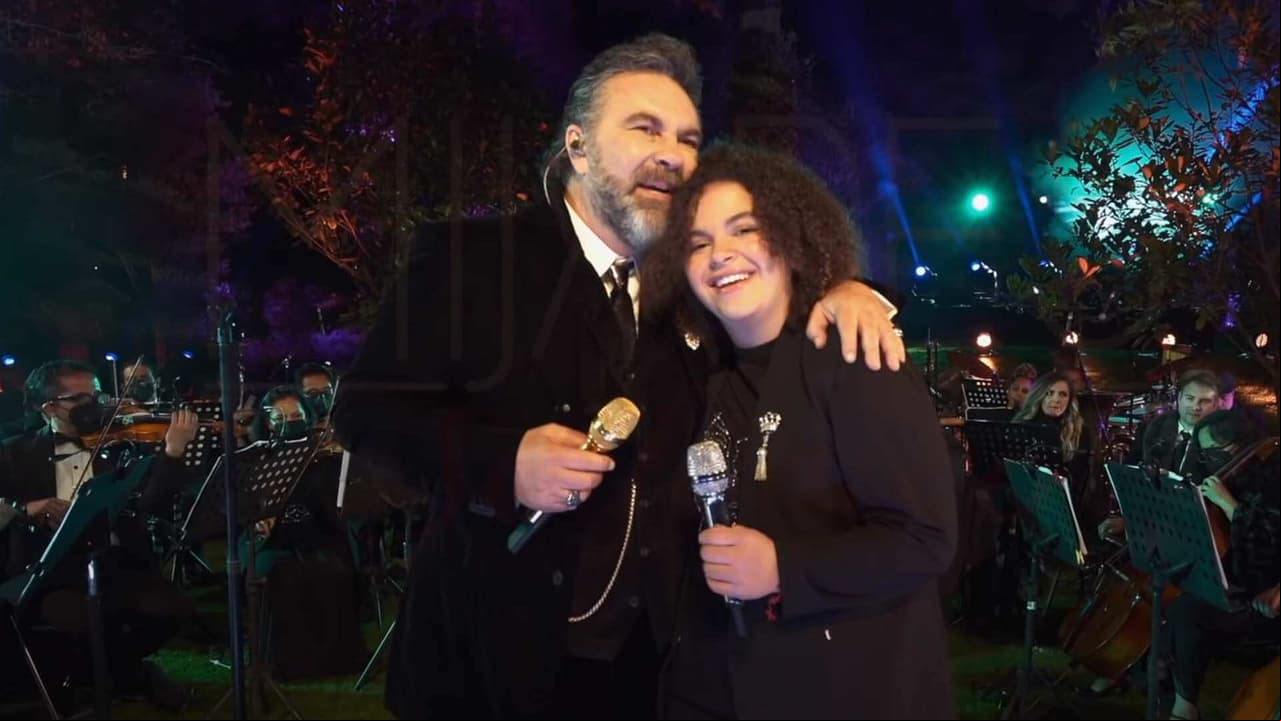 Lucerito y Manuel Mijares arman tremendo ‘dueto’ y paralizan las redes con divertido video