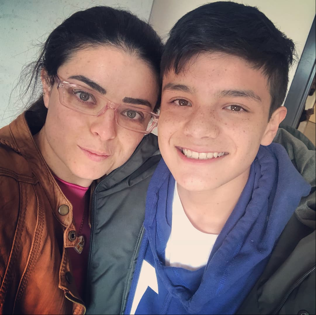El joven expresó abiertamente en redes sociales que no conoce a su papá y que no le importa saber quién es.