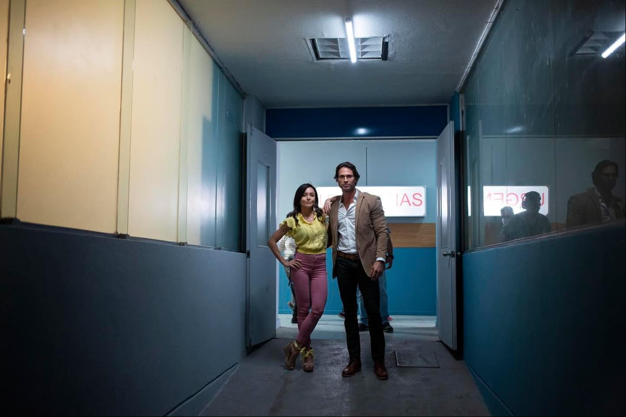 Actualmente, Angelique Boyer y Sebastián Rulli protagonizan la telenovela 'Vencer el Pasado'. En entrevista para el programa Hoy, la pareja habló sobre cómo es volverse a reencontrar a nivel profesional y qué los motivó a aceptar este proyecto juntos: "Estamos muy contentos de pertenecer a una producción que está tan preocupada y ocupada por transmitir un mensaje, Rosy -la productora- se especializa por ar a las ONGs para saber cuáles son esos temas que hoy en día necesitamos comunicarle a la gente y de alguna manera llegarles a sus corazoncitos".