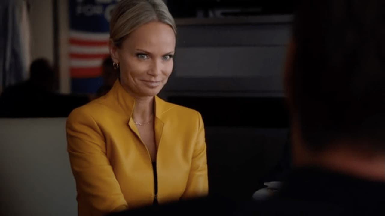En la cuarta temporada de ‘The Good Wife’, Kristin Chenoweth terminó con una fractura en el cráneo, en la nariz y varias heridas en las costillas tras caerle un foco del techo (FOTO: CBS)