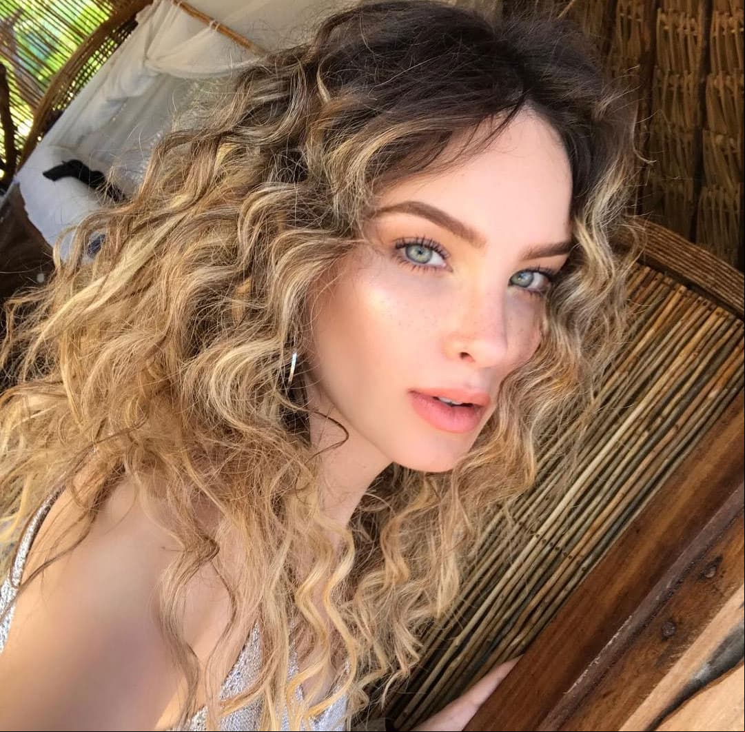 Belinda publica tan candente topless que hasta aseguran que Maluma dio “like”
