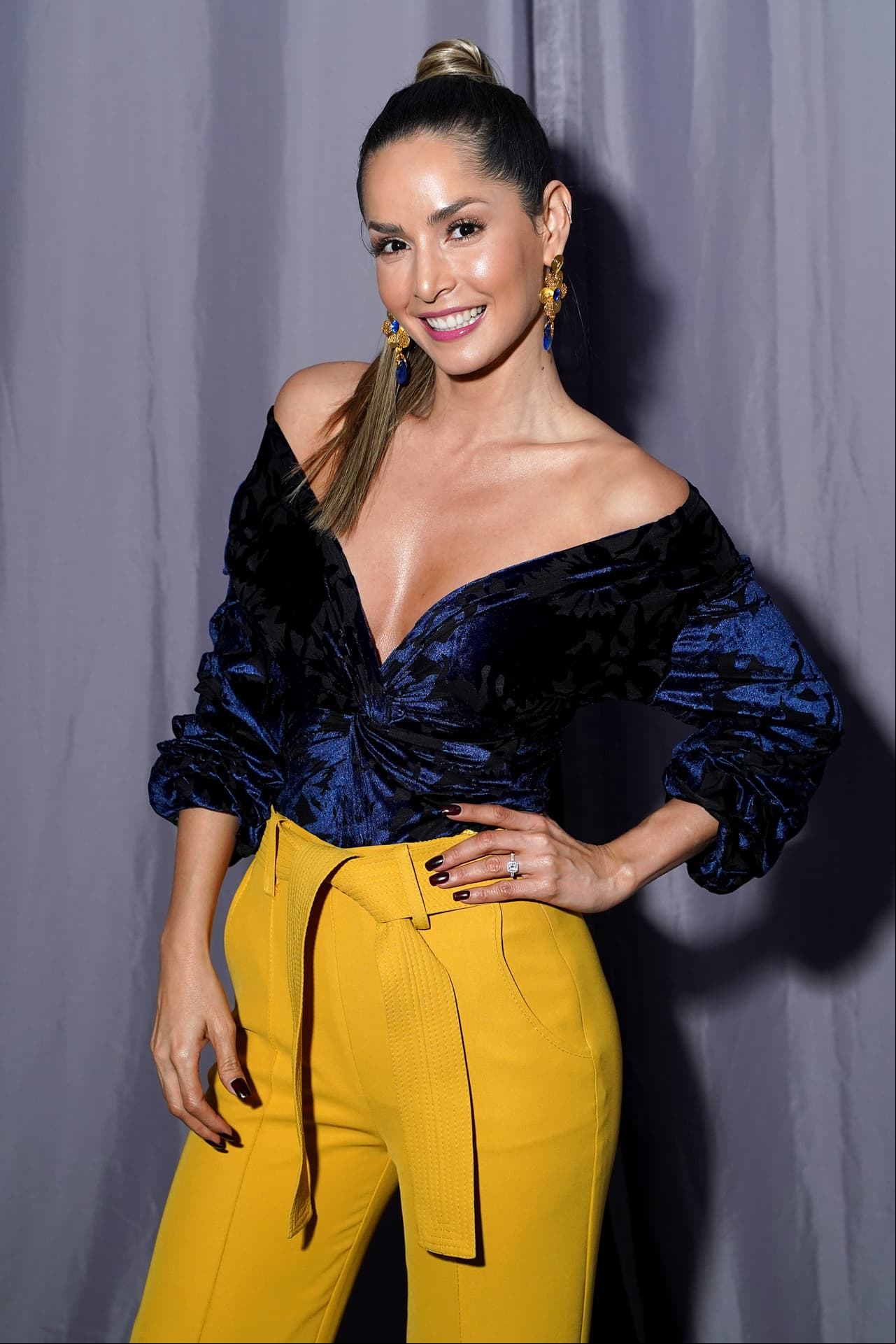 Carmen Villalobos da bienvenida al otoño con peculiar look