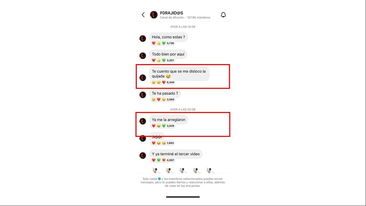 Así contó a sus fans que se había dislocado la quijada.