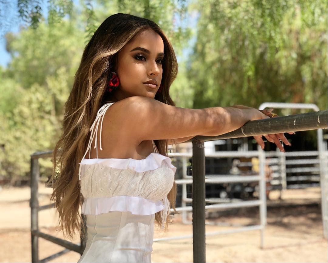 Becky G estrenaría con Joss Favela "Pienso en ti".