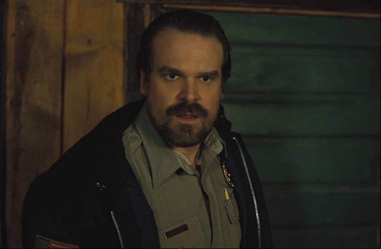 David Harbour, actor de 'Stranger Things', oficiará boda de un fan