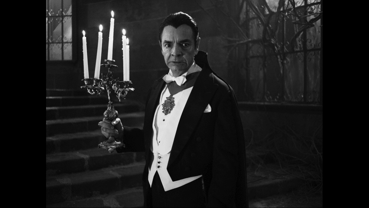 'Y llegaron de noche', serie de Eugenio Derbez en ViX.